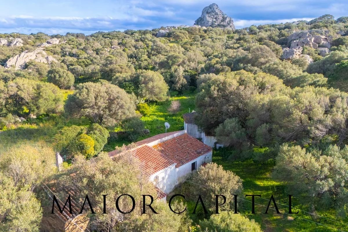 Olbia | Loc. Minatoggia | Stazzo storico circondato da 34 ettari di terreno privato