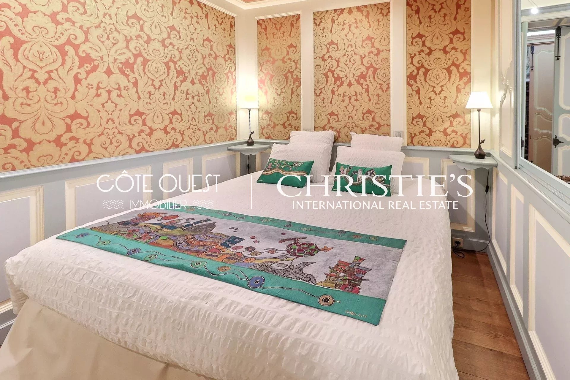 10 Bedroom Villa/Townhouse's Image 12