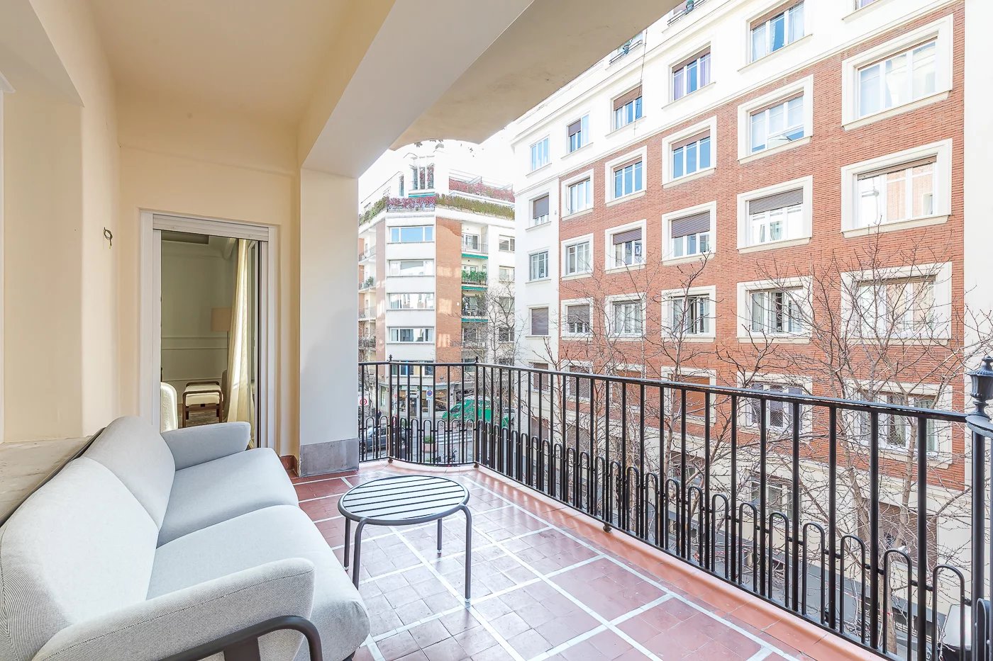 Exclusive author property in a classic building in the Salamanca neighborhood