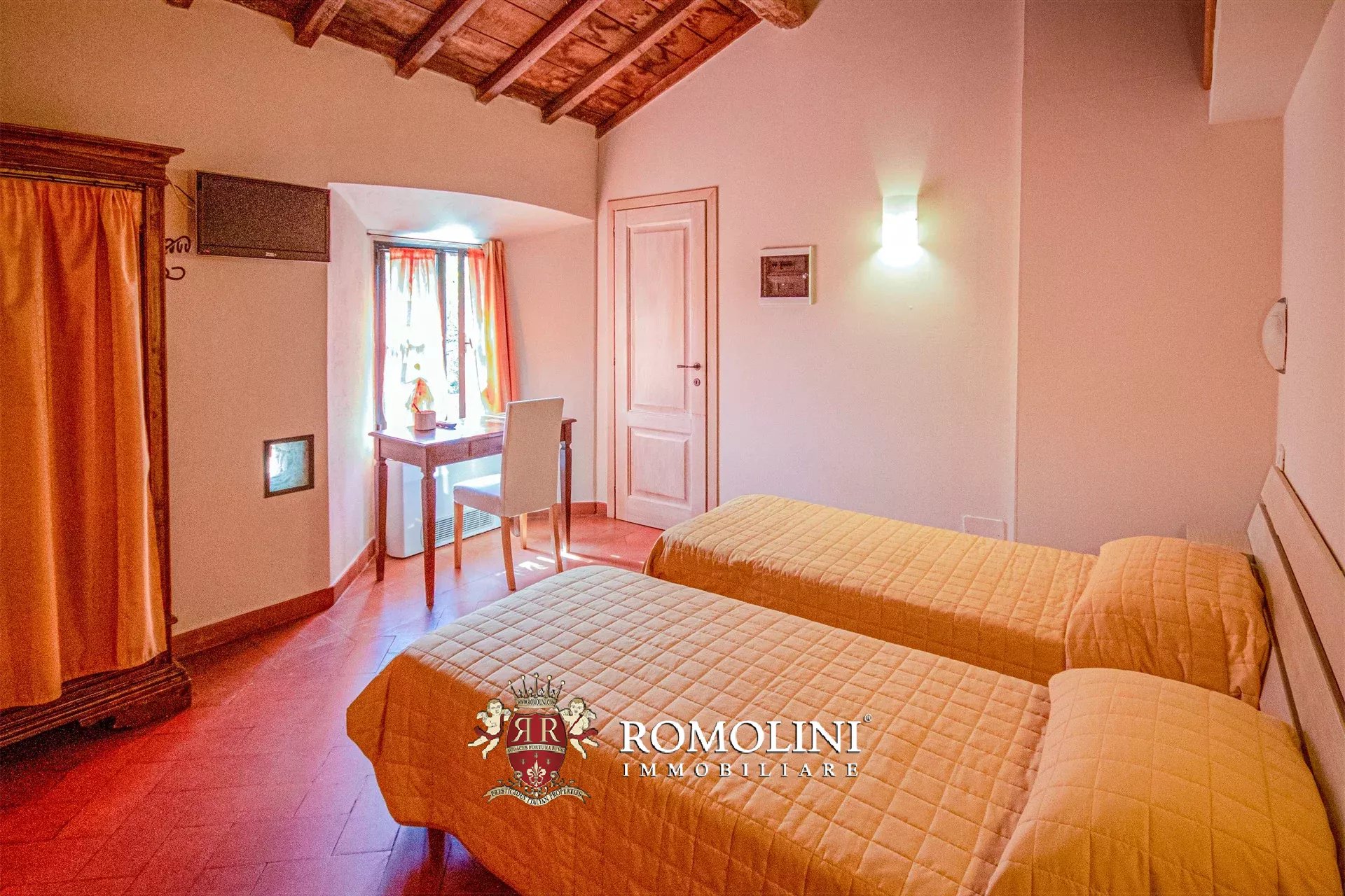10 Bedroom Chateau's Image 31
