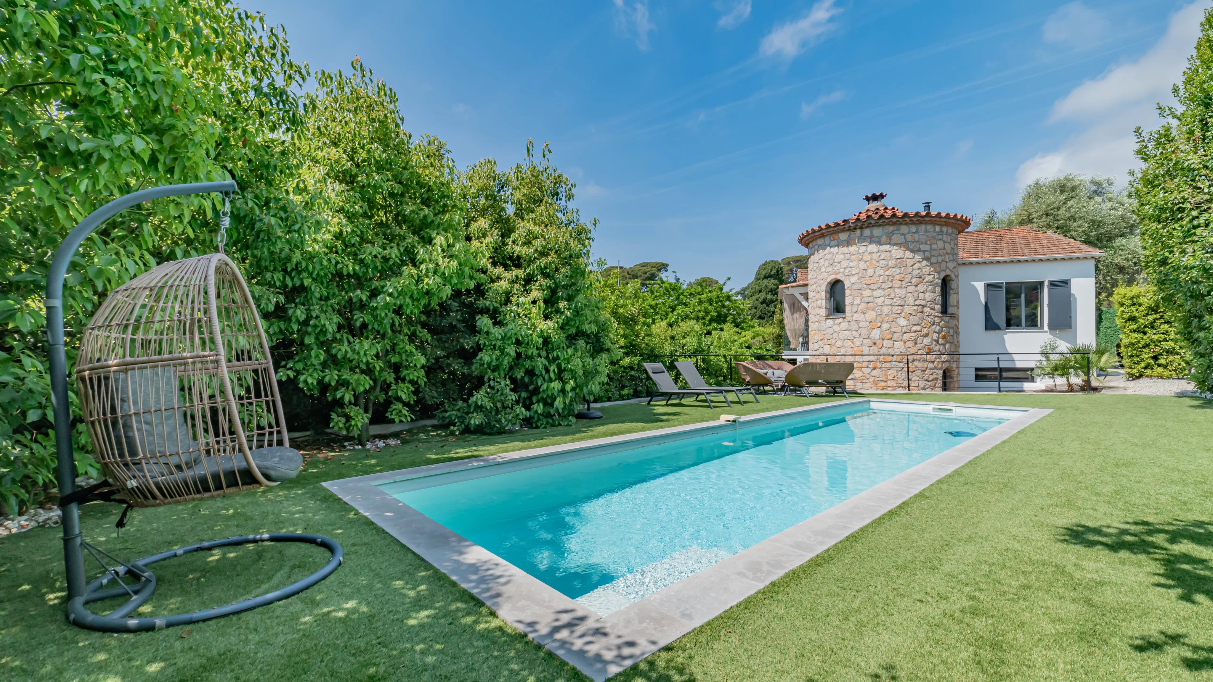 Cannes Oxford, magnificent recently renovated villa