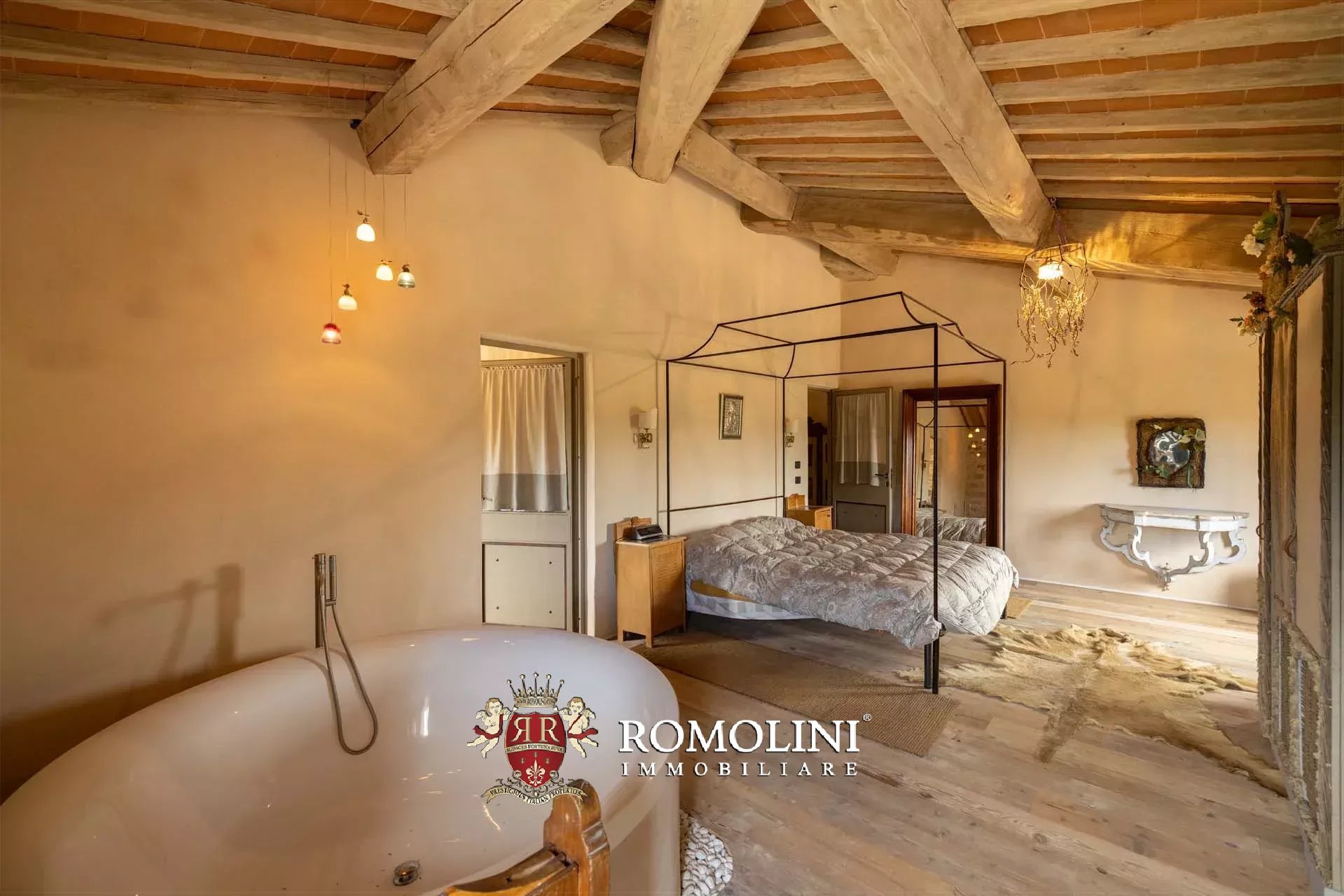 7 Bedroom Villa/Townhouse's Image 38