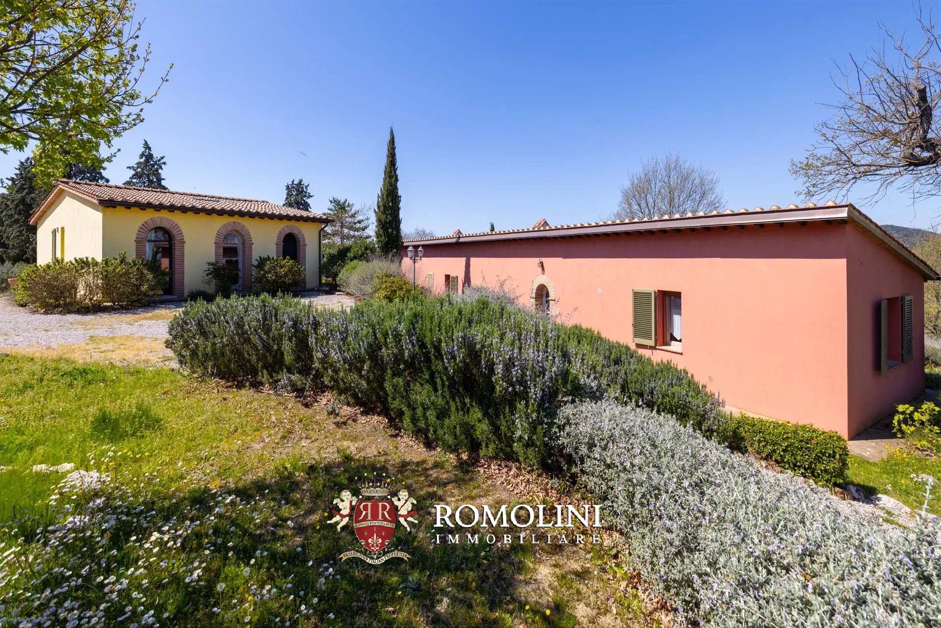 LUXUSANLAGE MIT 19 WOHNUNGEN IN DER TOSKANA, VAL D'ORCIA