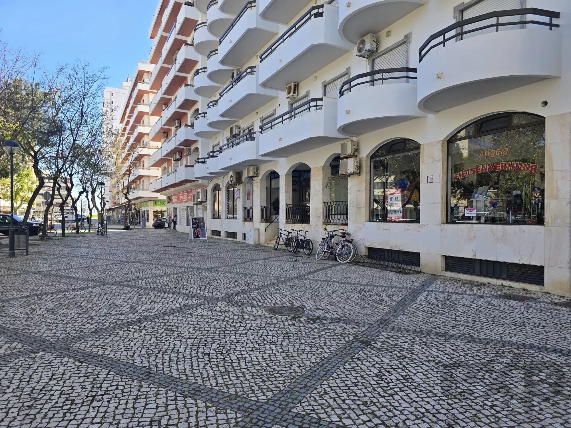 Store with 72sqm in Monte Gordo 8900-111 image 1