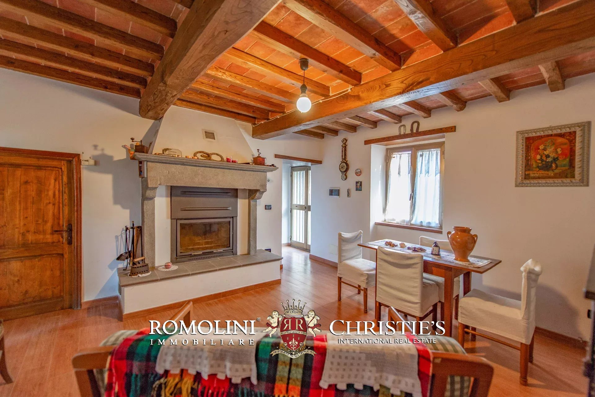 FARMHOUSE WITH PANORAMIC VIEWS FOR SALE IN TUSCANY, CAPRESE MICHELANGELO