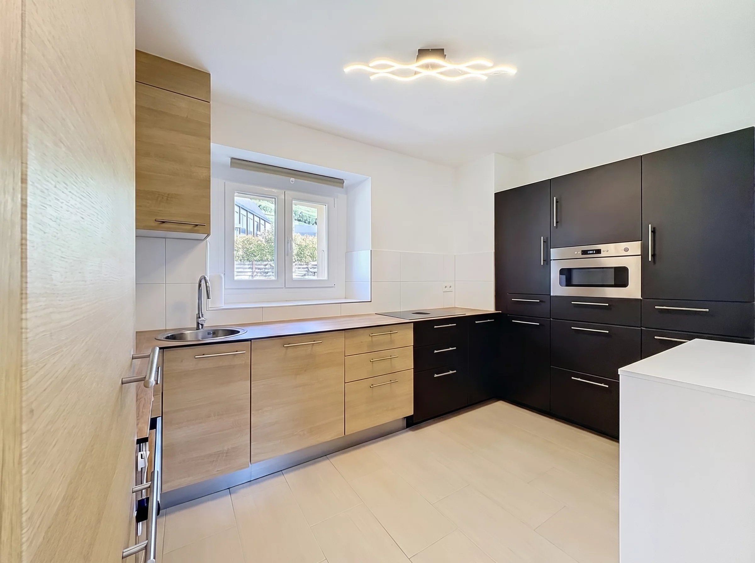 Exclusivité - Splendide maison de village rénovée, jardin et piscine