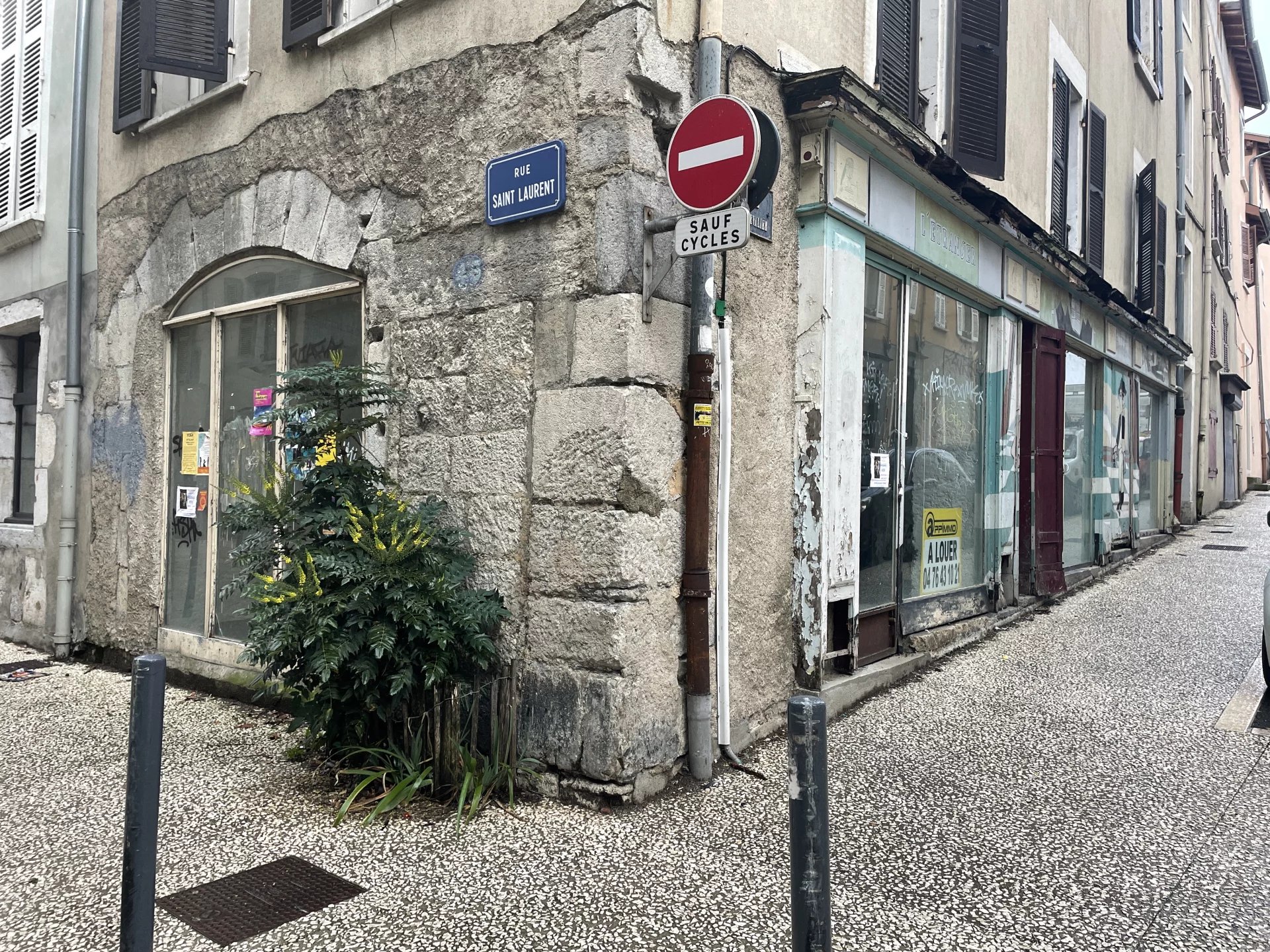 GRENOBLE Quartier Saint Laurent - Local commercial