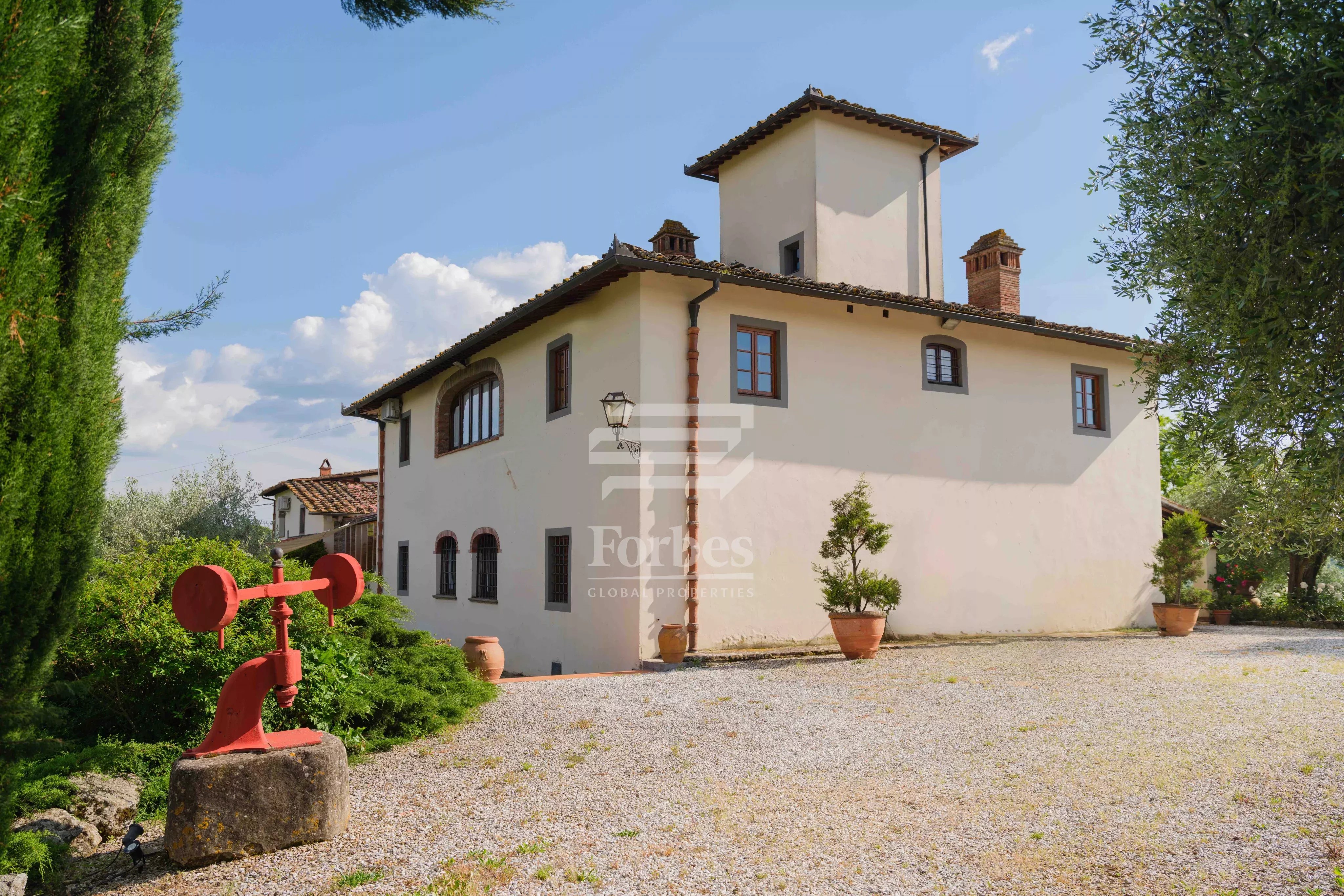 Farmhouse for sale in Tuscany, just minutes from Florence