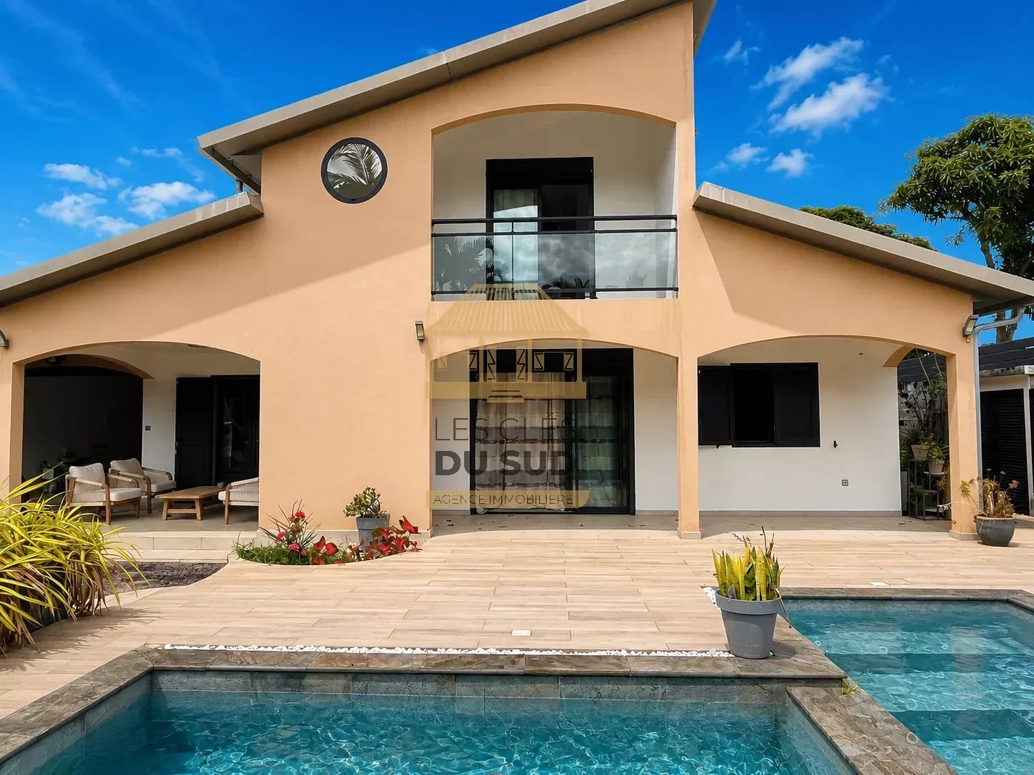 Location Villa T5 Meublée avec Piscine, Jardin et Garage à Saint-André