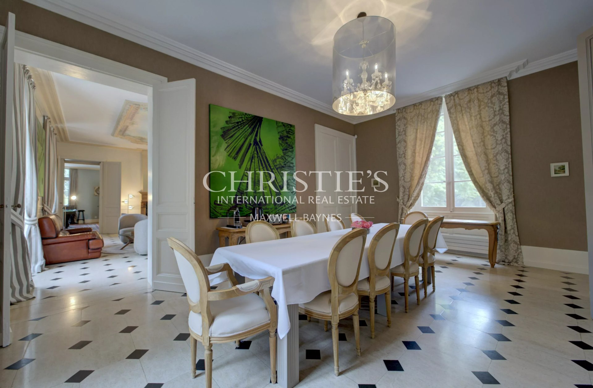 9 Bedroom Chateau's Image 7