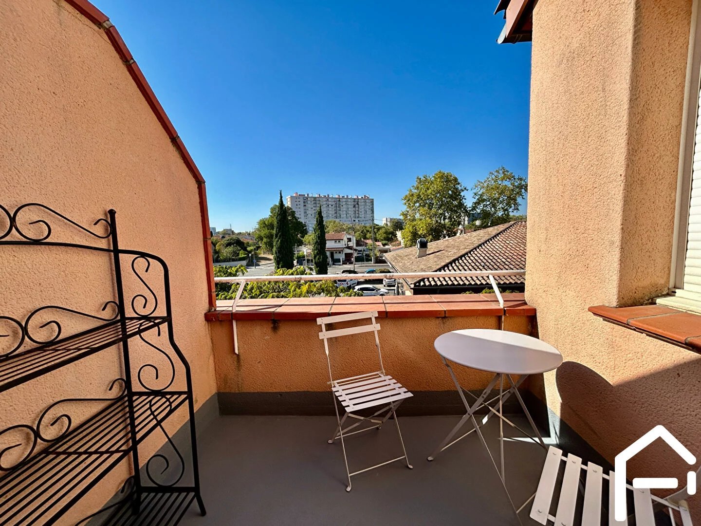 A louer : BELLEFONTAINE - Studio meublé de 25.46 m² à Toulouse + PARKING