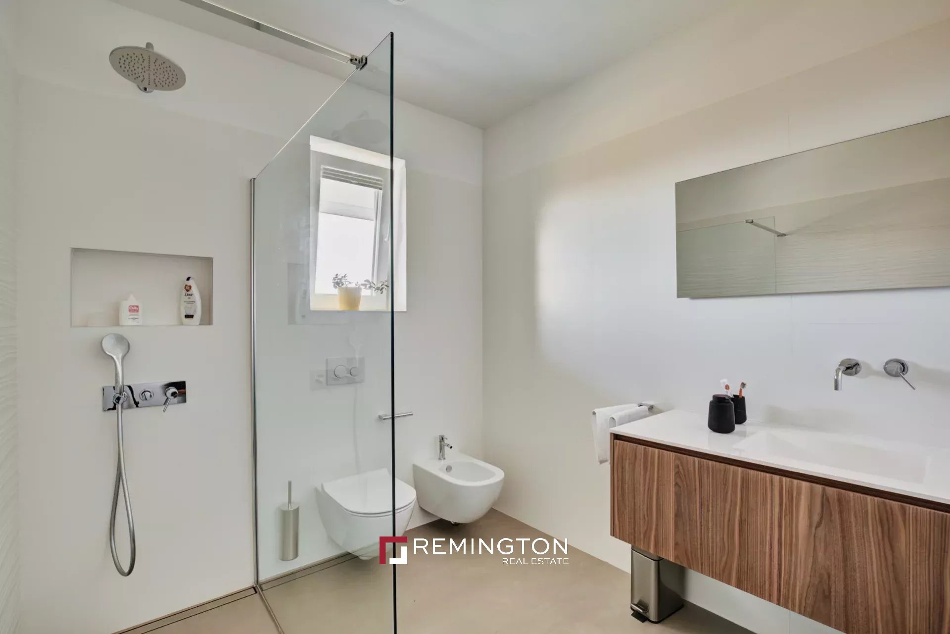 4 Bedroom Villa/Townhouse's Image 9