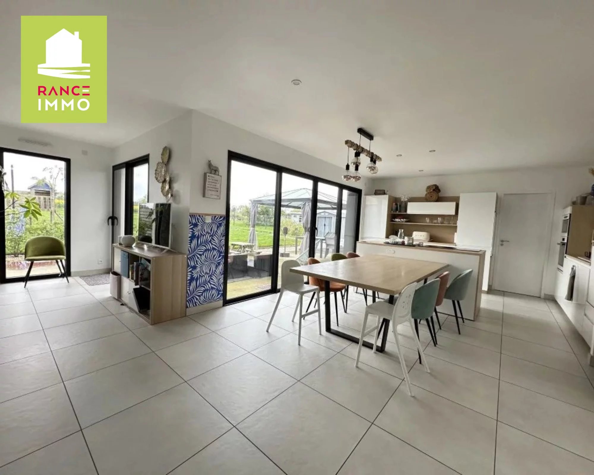 MAISON DE PLAIN-PIED CONTEMPORAINE AUX PORTES DE DINAN