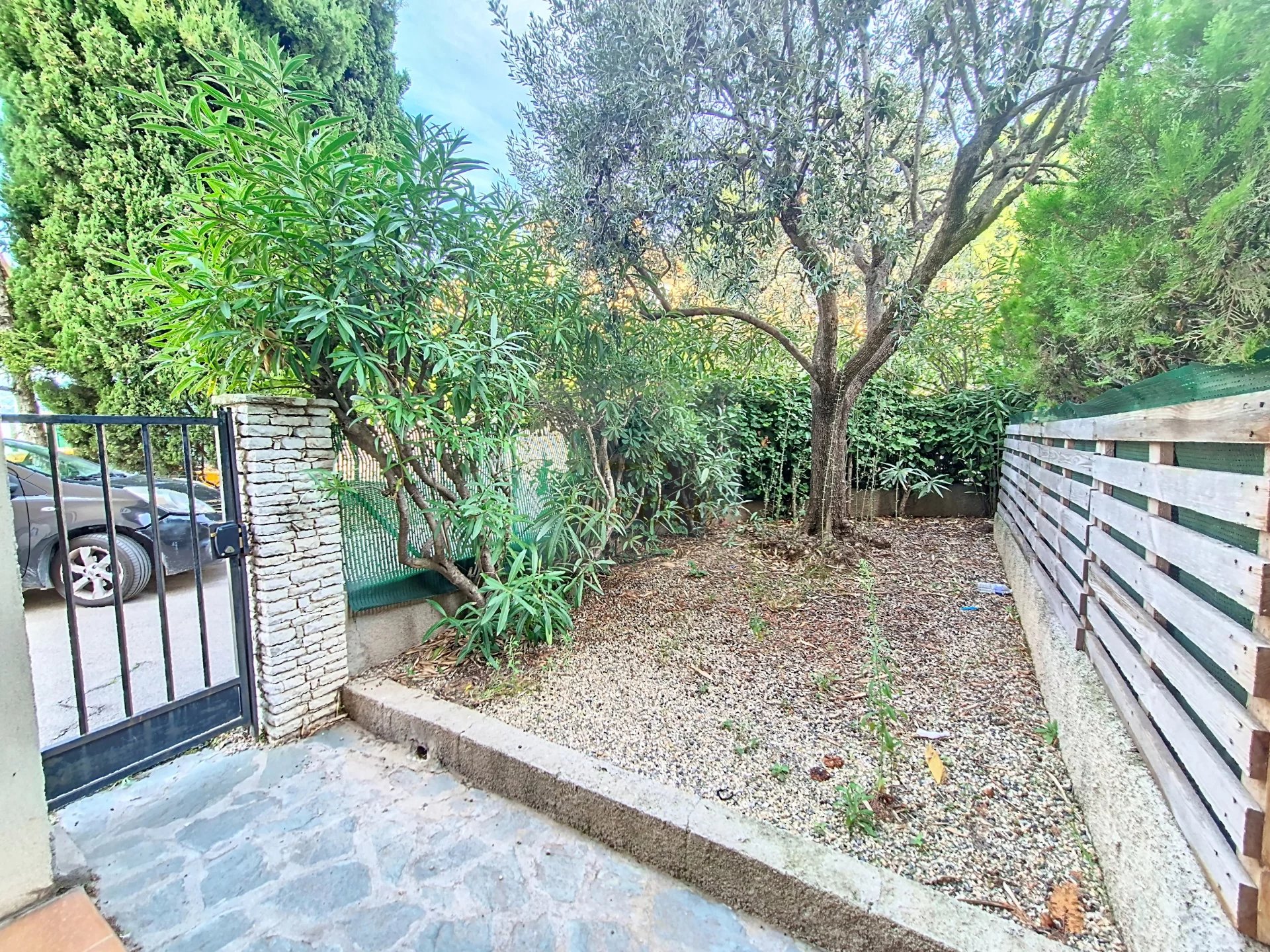 2 PIECES - SAINT MARGUERITE