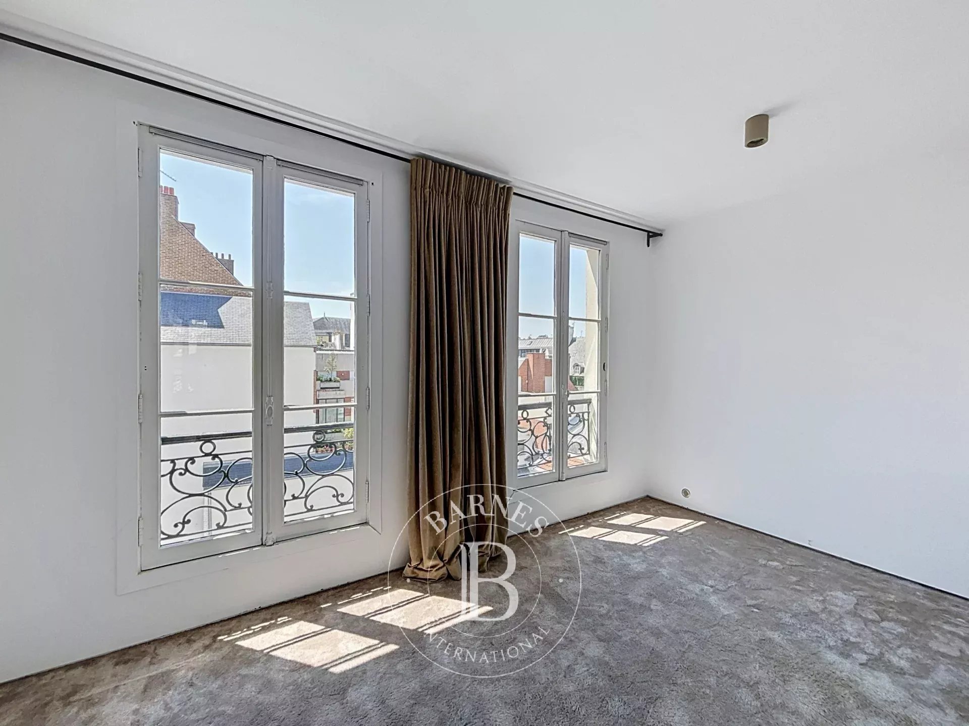Paris  - Apartment 3 Bedrooms - picture 12