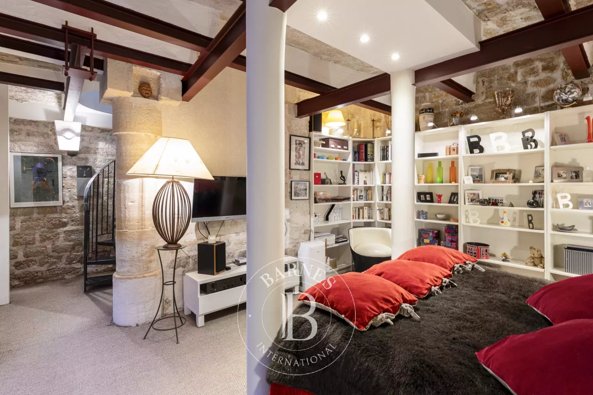 Daire Paris 3ème - picture 13