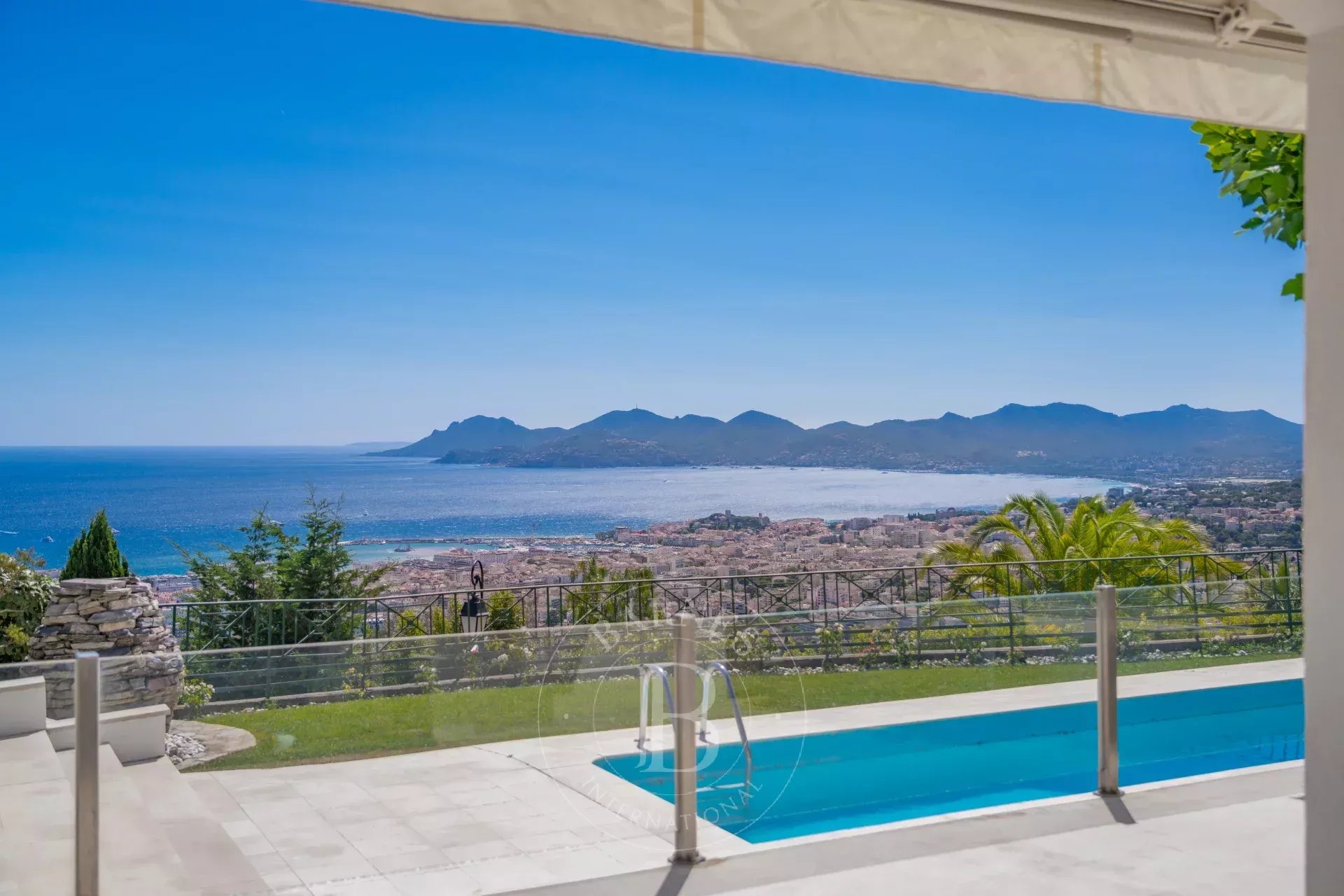 Вилла Cannes