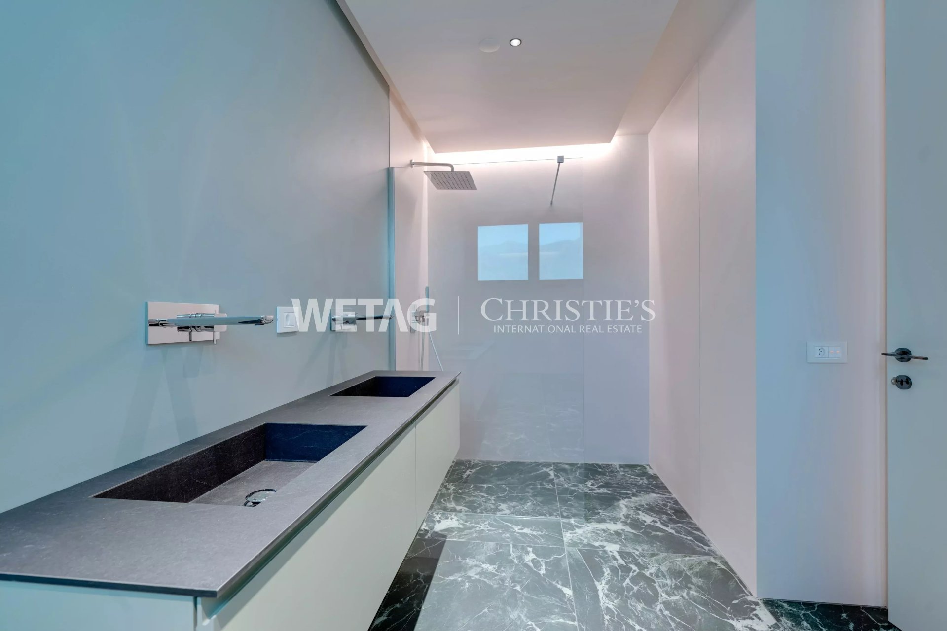 6 Bedroom Villa/Townhouse's Image 9