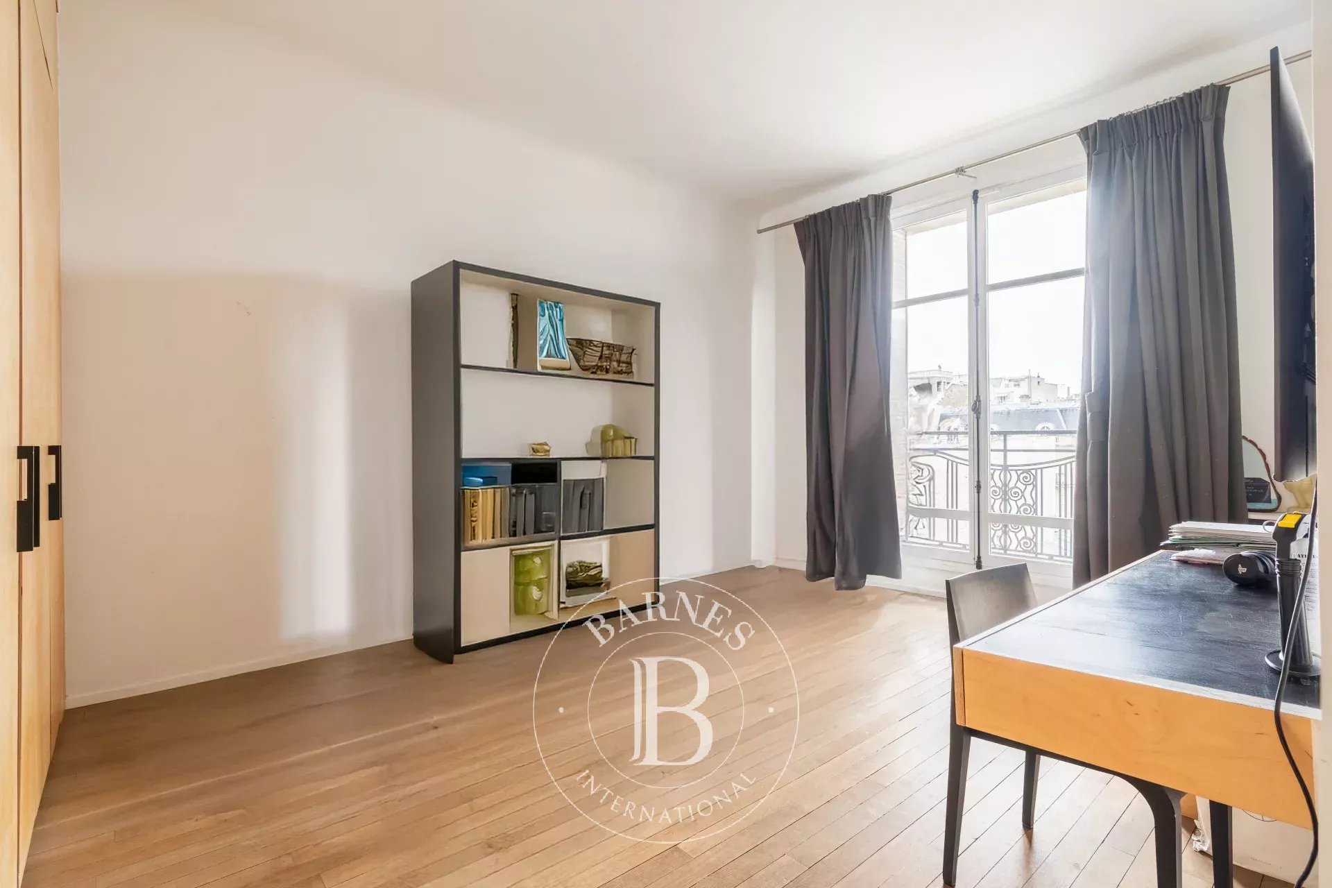 Paris  - Appartement 6 Pi&egrave;ces 3 Chambres - picture 10