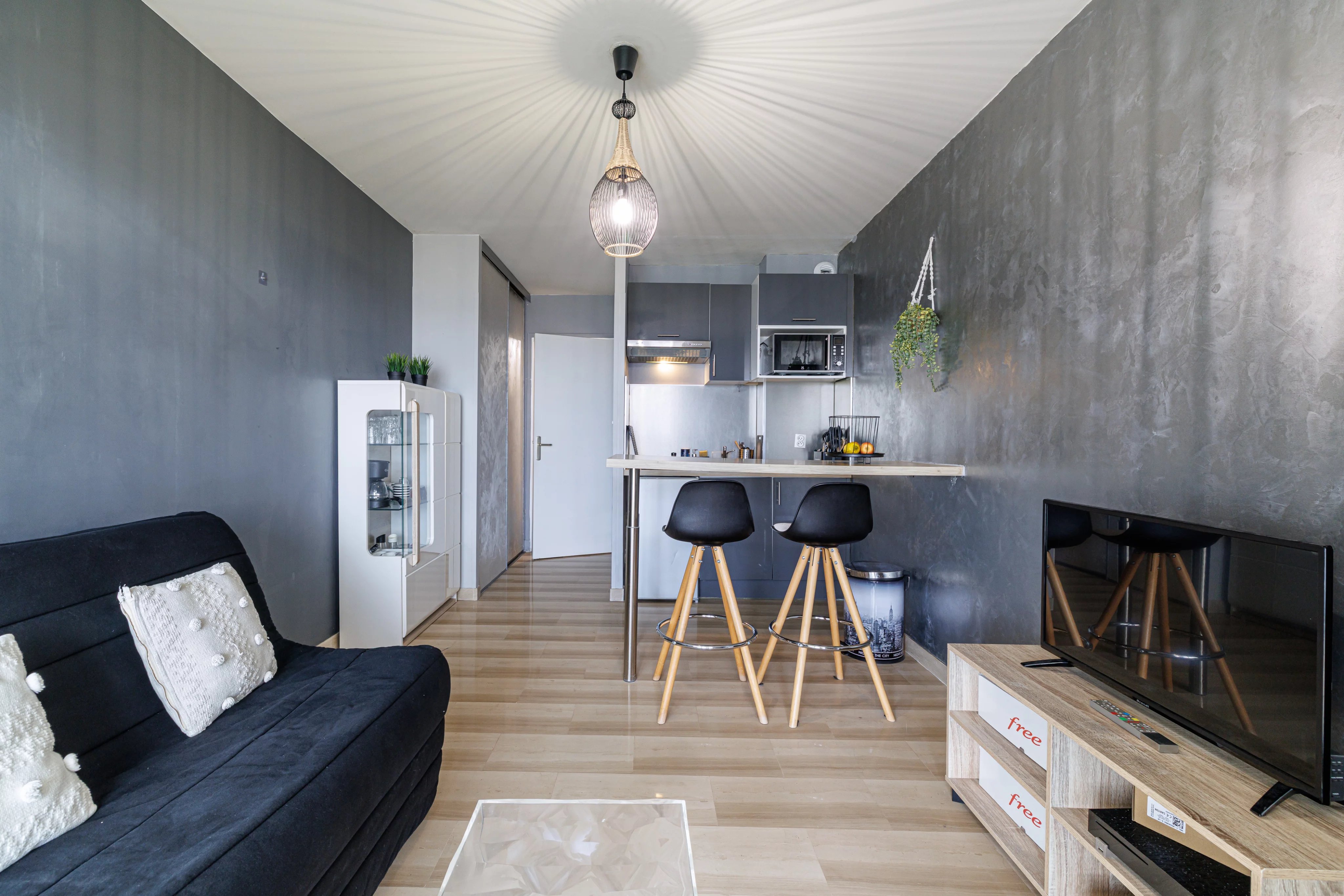 CORNICHE FLEURIE - STUDIO - BALCON