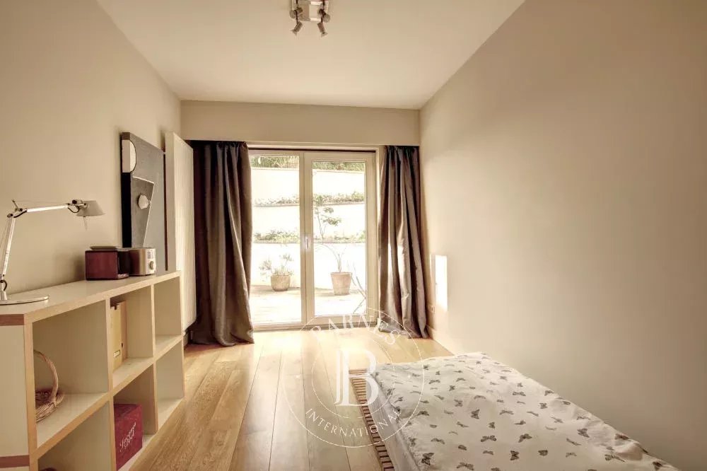 Ixelles - Lesbroussart -  Luxury apartment, 4 bedrooms with large garden