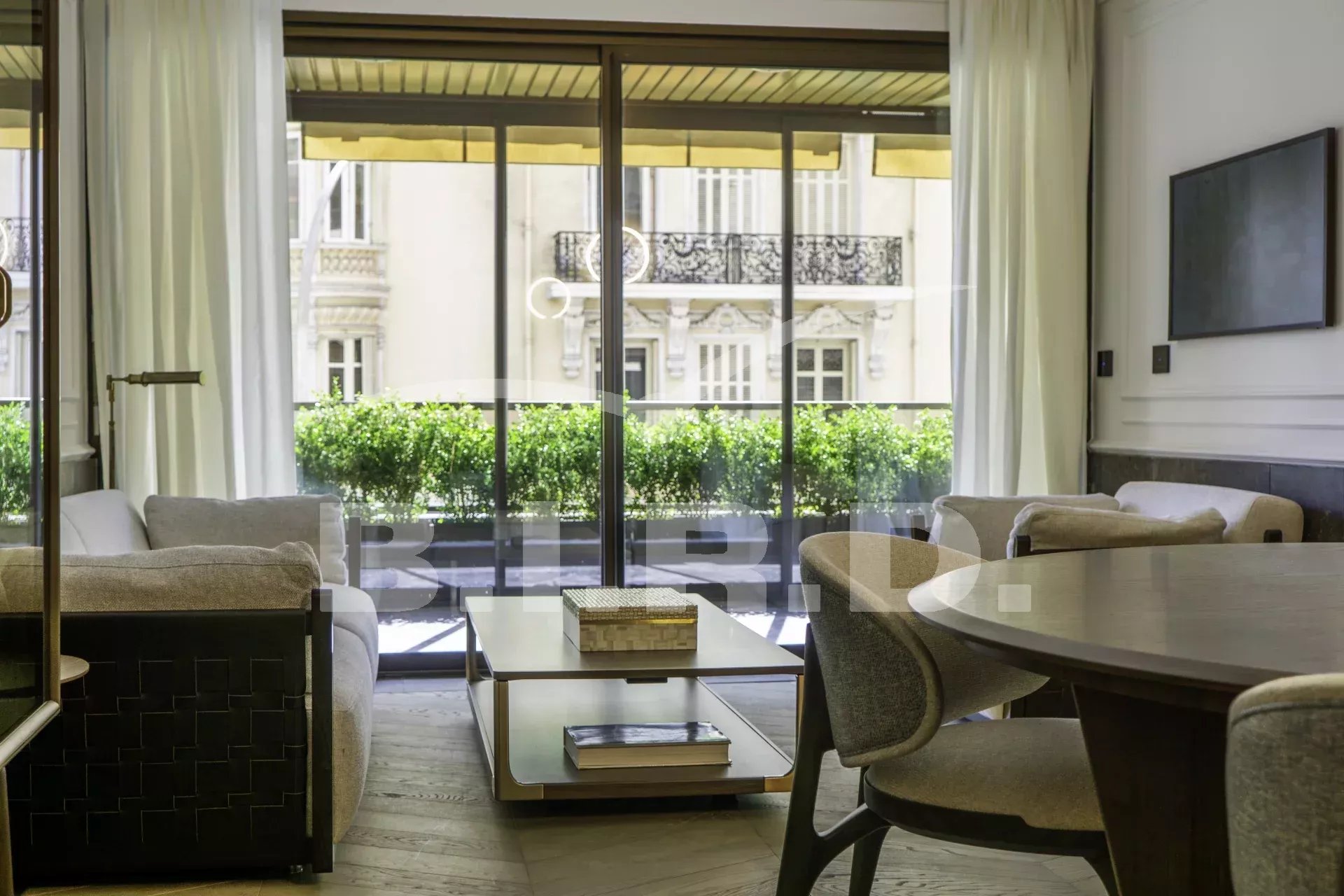 MONACO: Een Luxe Appartement in het Hart van het Carré d’Or