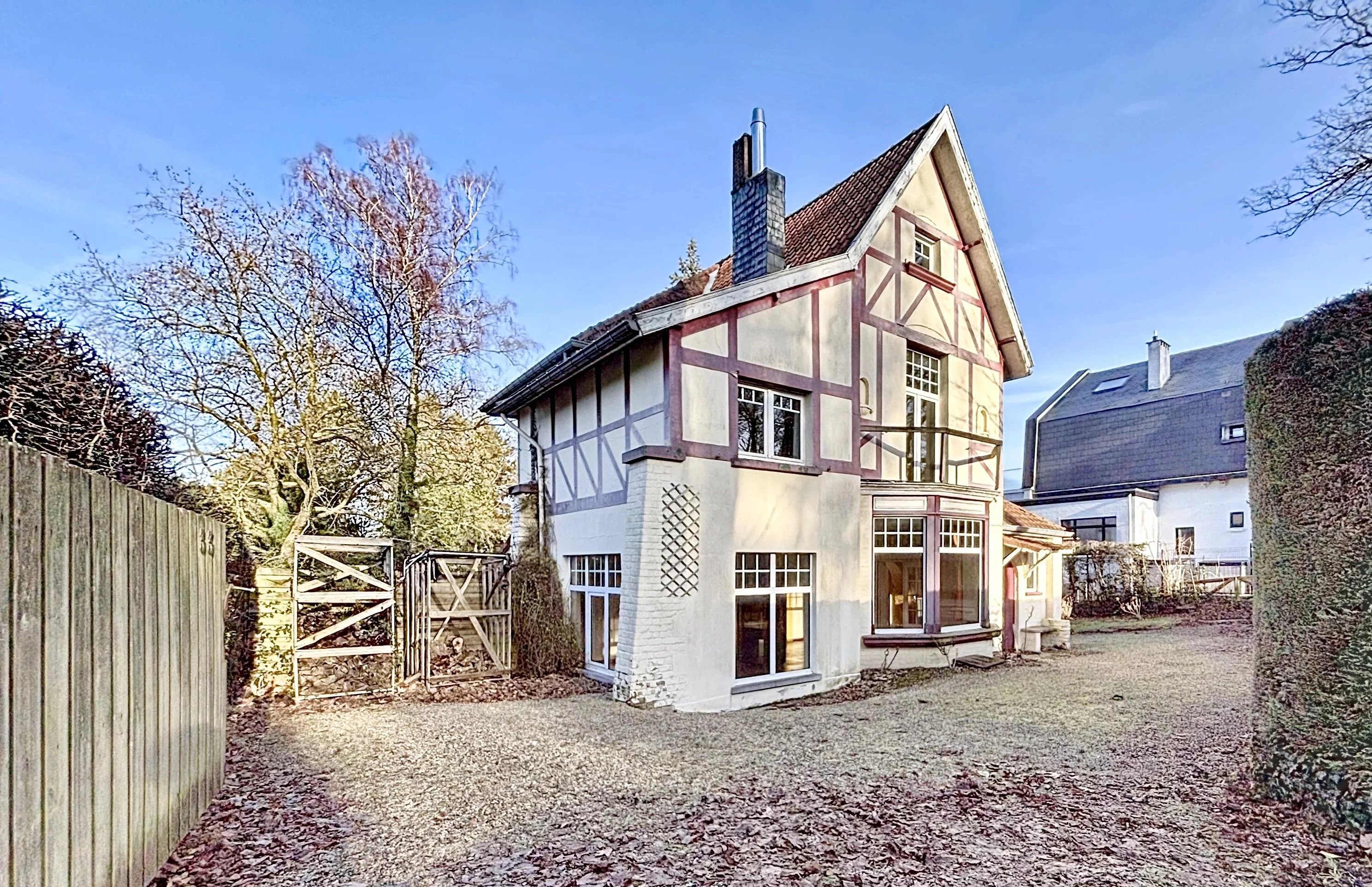 Uccle - Charming house to renovate with garden