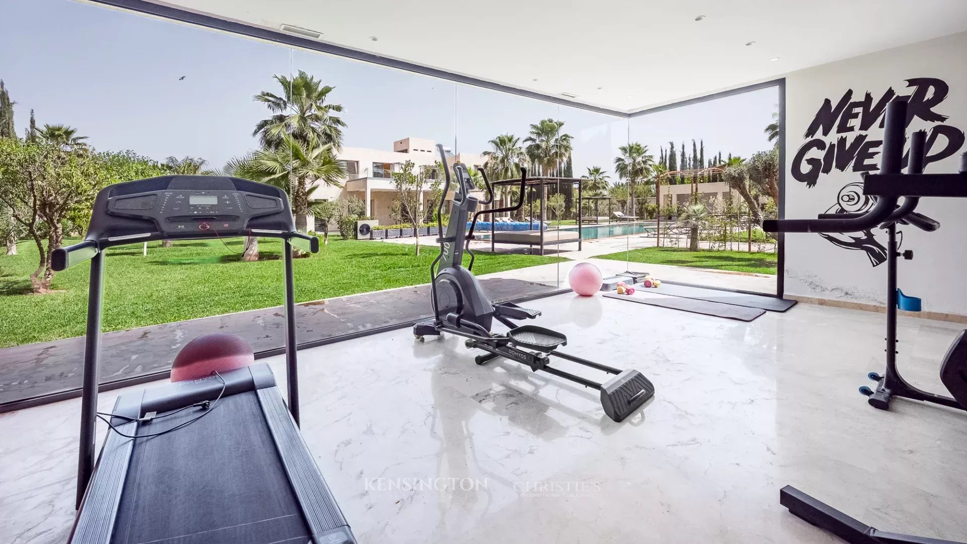 6 Bedroom Villa/Townhouse's Image 15