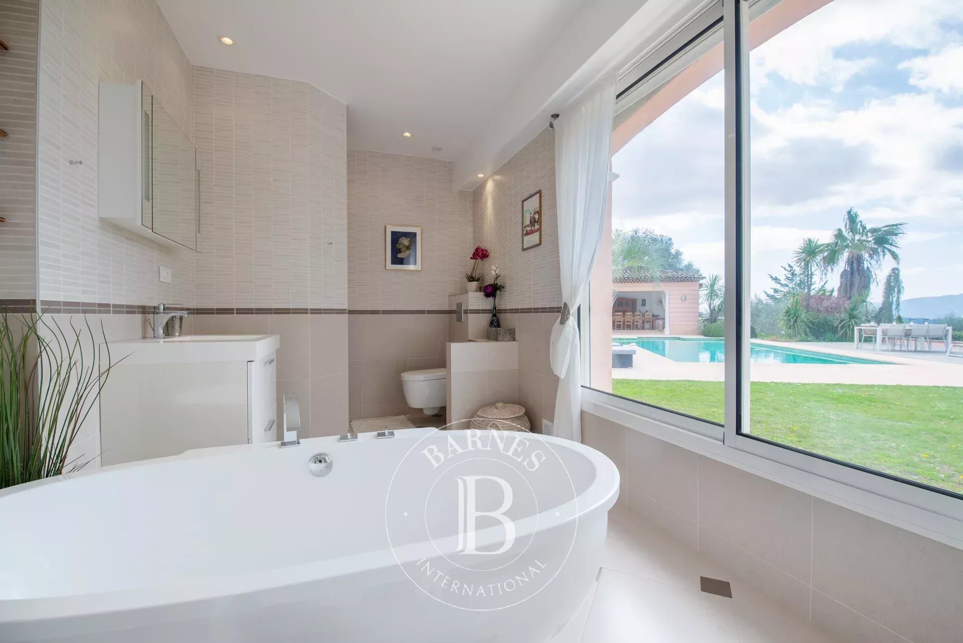 Villa Mougins - picture 10