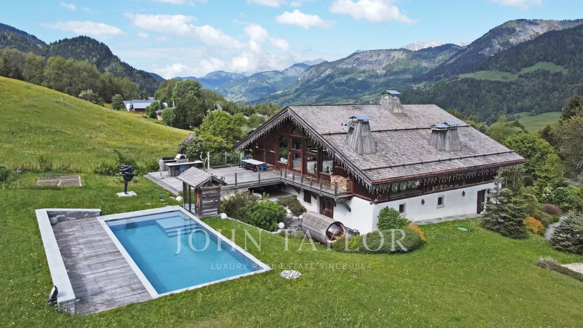 FERME D'EXCEPTION - ROCHEBRUNE