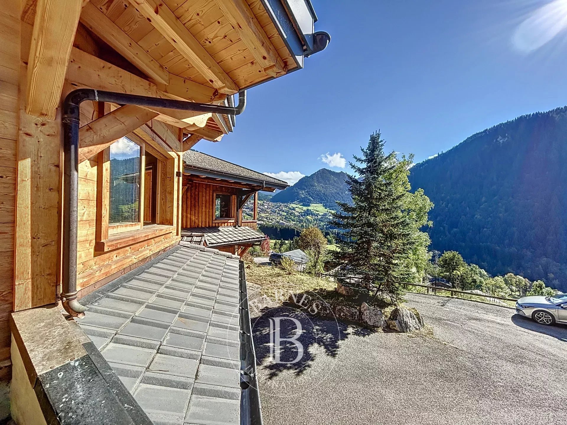 Photo of Châtel - Chalet of 260 sq m (220 sq m living space) - 4234 sq m of land - Near village center in a sought-after area with magnificent South-West exposure