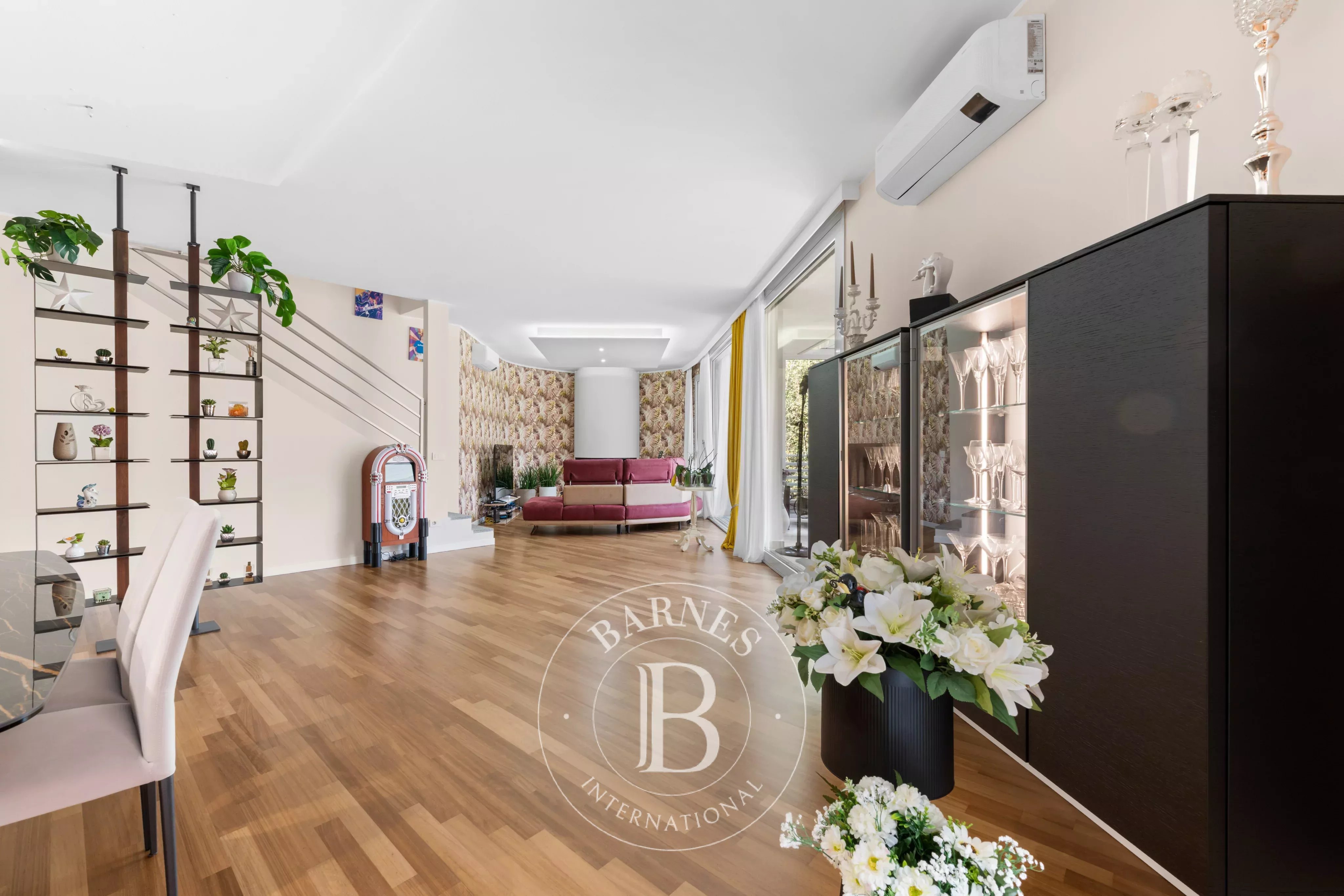 Villa Como - picture 5