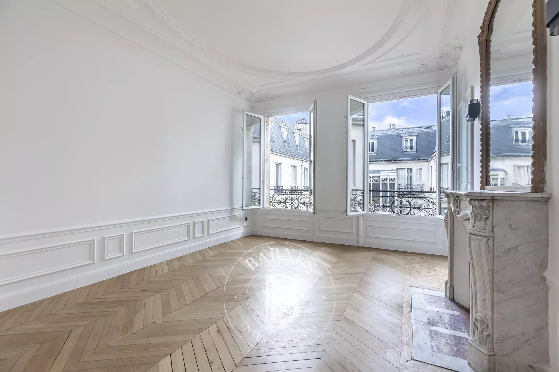 ARC DE TRIOMPHE - 2 BEDROOMS - 5TH FLOOR - IMMACULATE CONDITION - picture 22