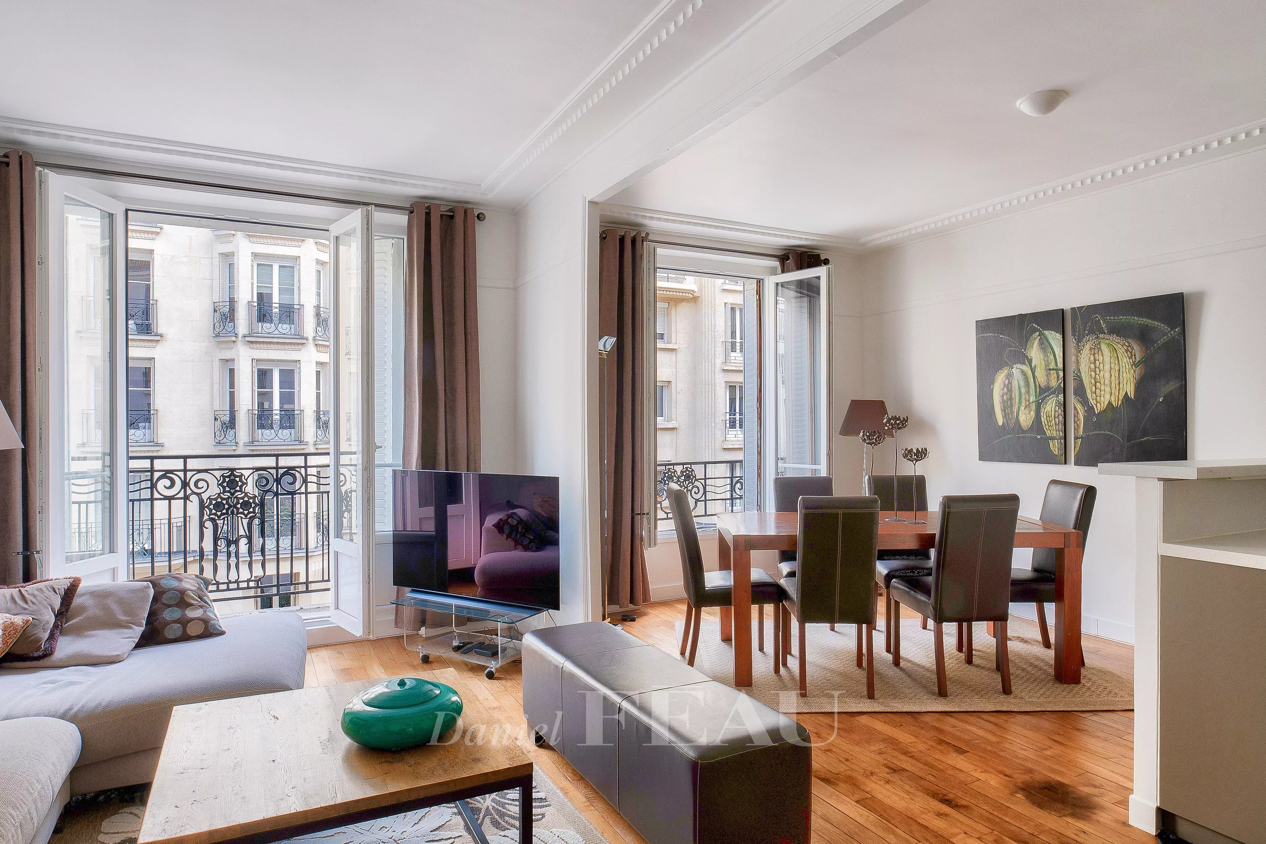 Paris 17th District – A bright 2-bed apartment