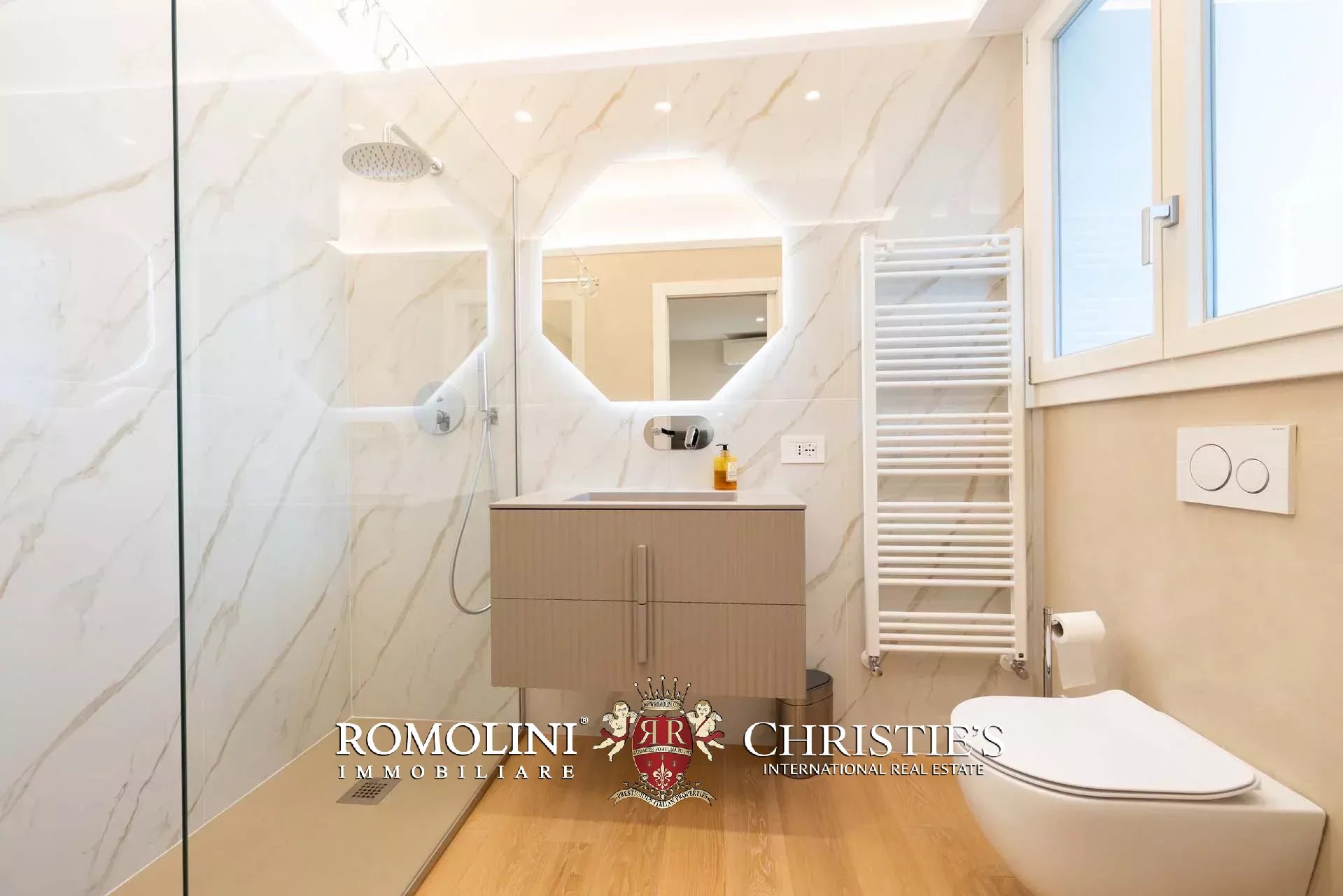 5 Bedroom Villa/Townhouse's Image 23