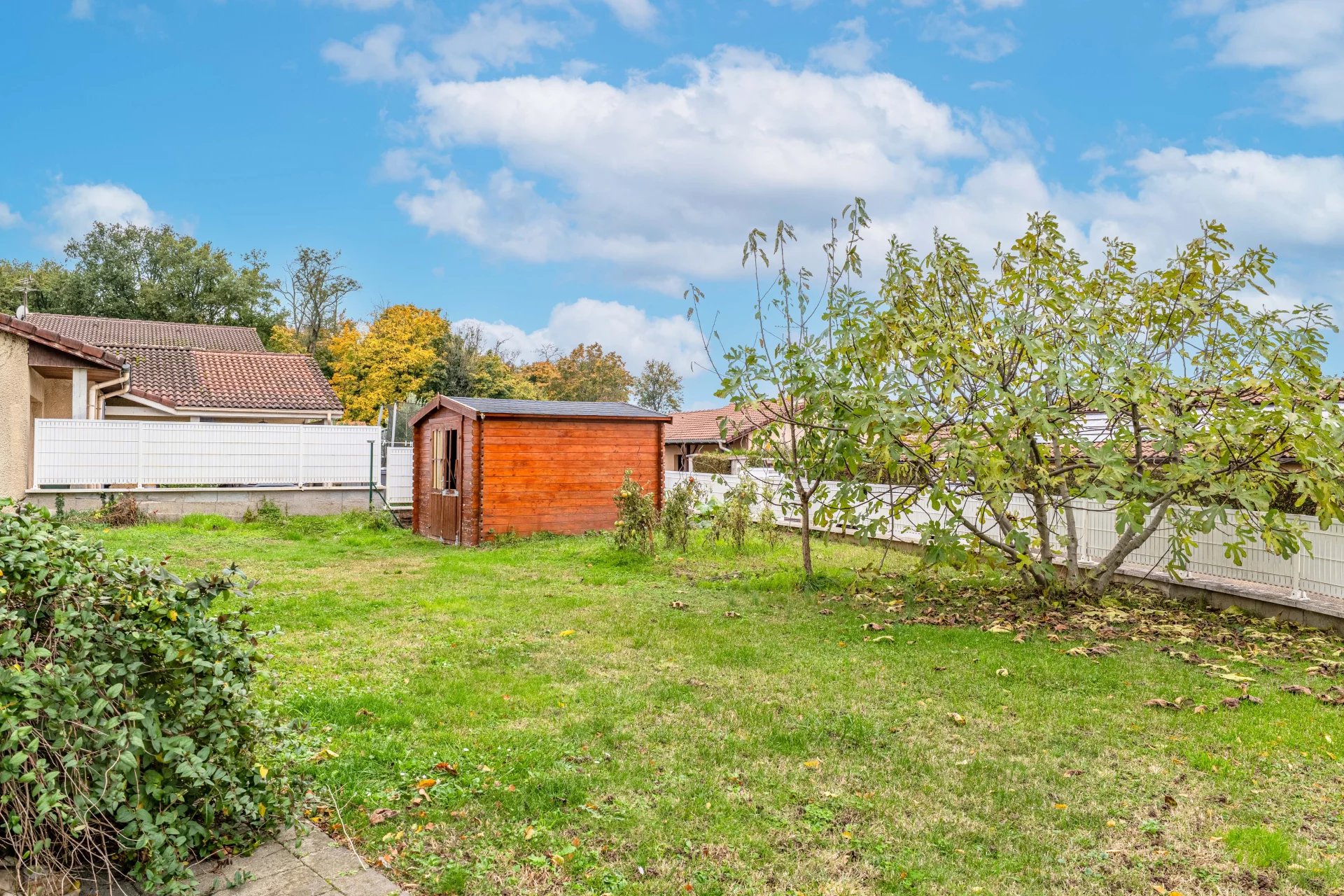 Maison familiale de 4 chambres et un bureau - Jassans- Riottier