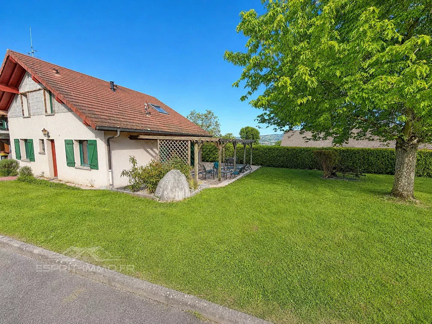 Maison Bassy sur 2100 m² de terrain