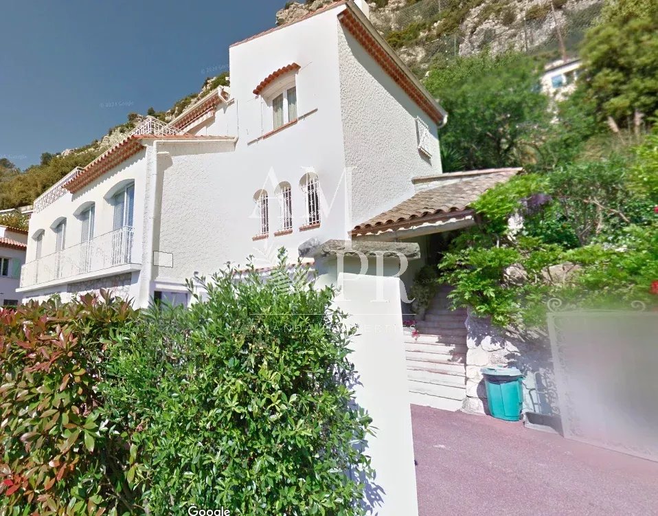 Villa for sale in La Turbie — La Turbie - Villa on 3 Levels, 240m2 living space