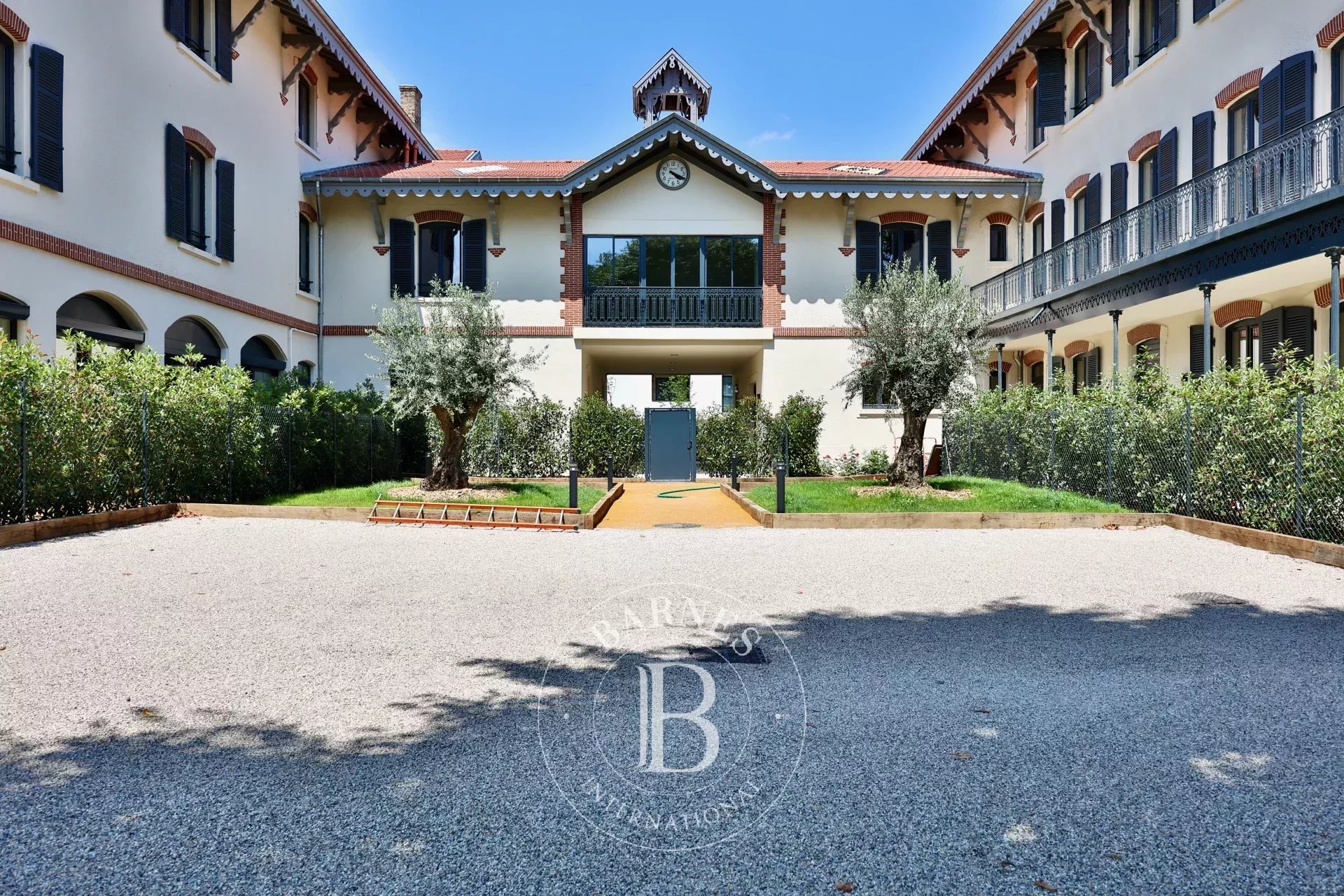 Daire Saint-Cyr-au-Mont-d'Or