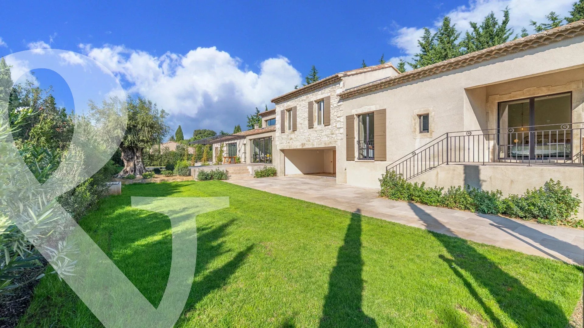 BELLE MAISON PROVENCALE