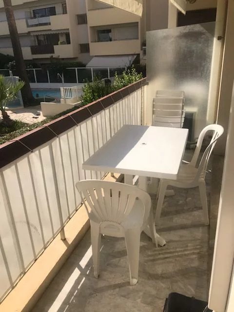 ANTIBES La Salis Furnished studio with terrace 16m2