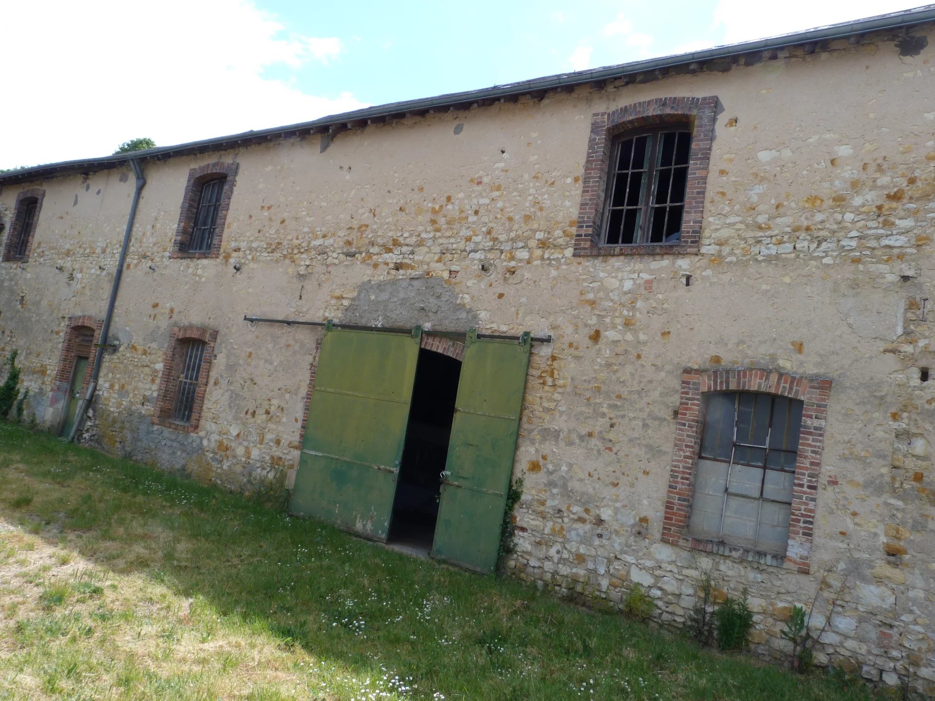 Villedieu-sur-Indre : Immeuble 755 M² à rénover