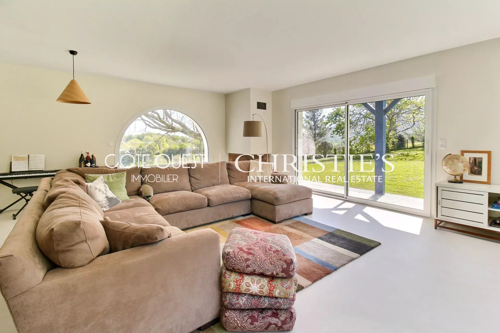 4 Bedroom Villa/Townhouse's Image 4