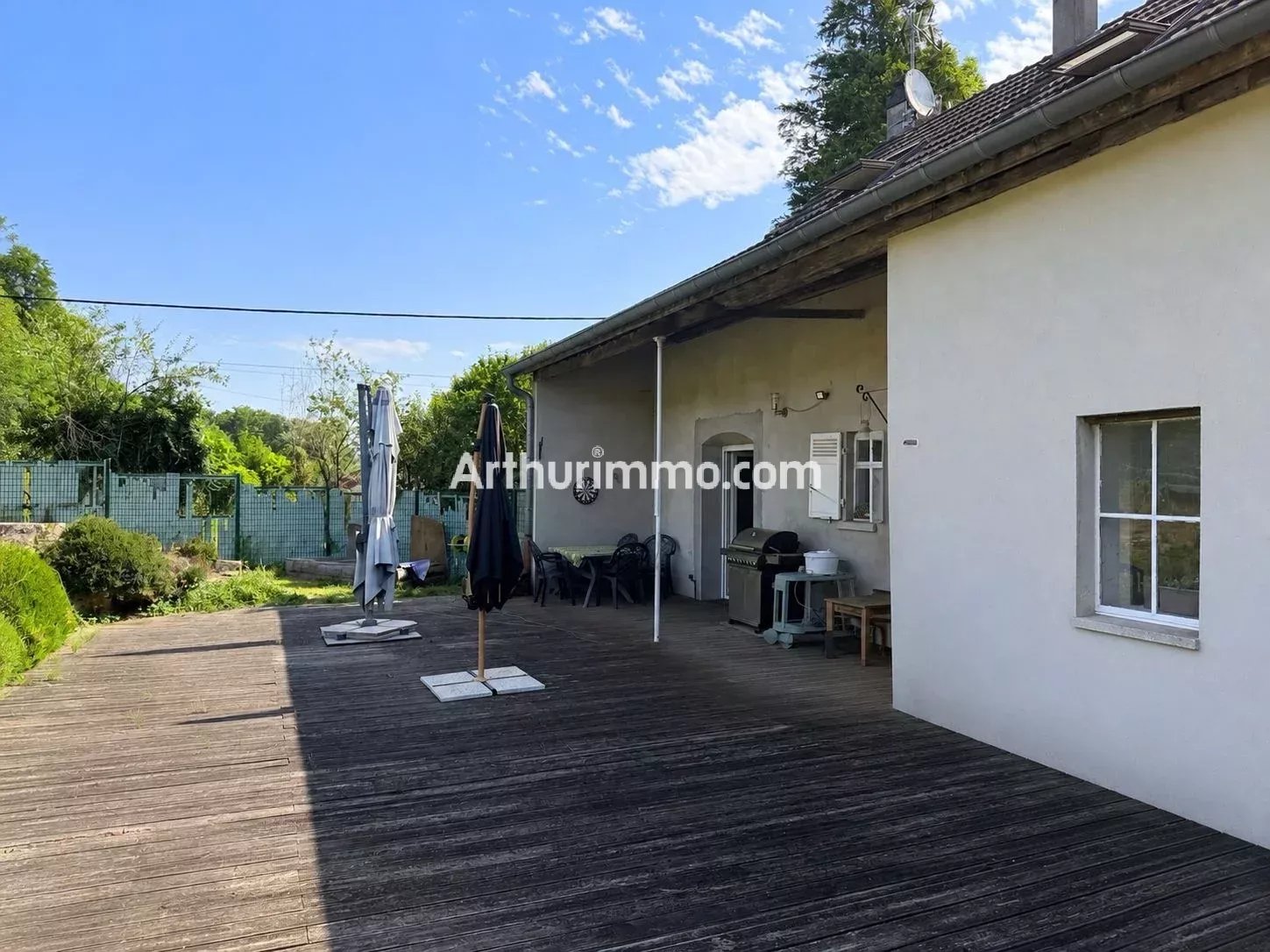 Maison 8 pièces avec piscine et dépendances – Terrain de 3 673 m²