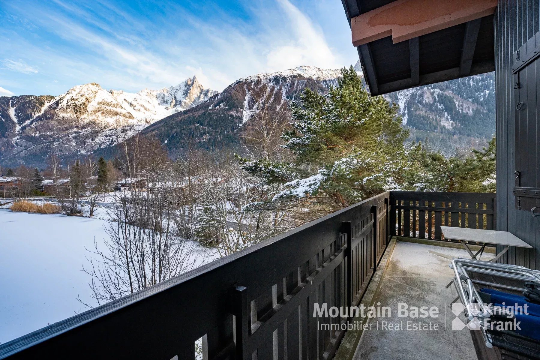 Photo of Dru is beautiful 3-bedroom triplex apartment overlooking the lake situated in Champraz.