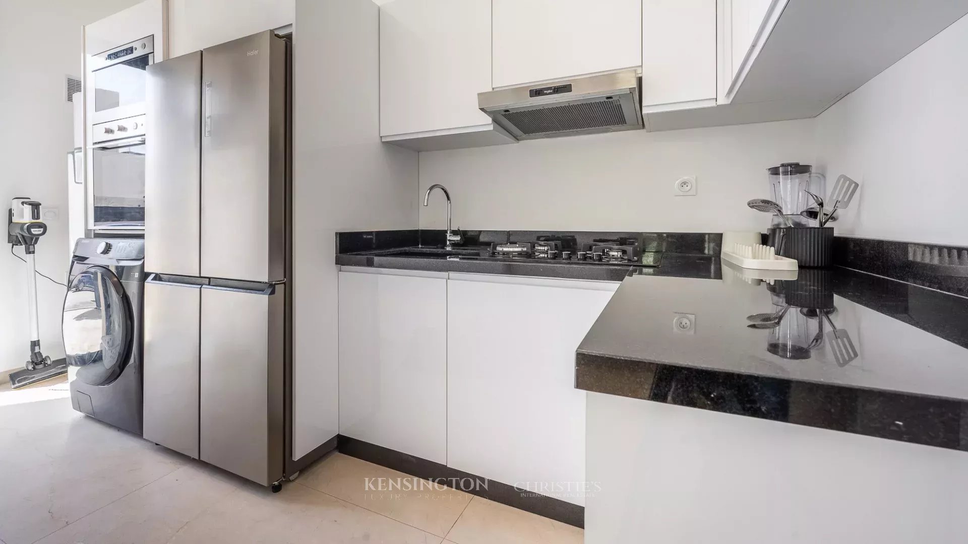 5 Bedroom Villa/Townhouse's Image 32