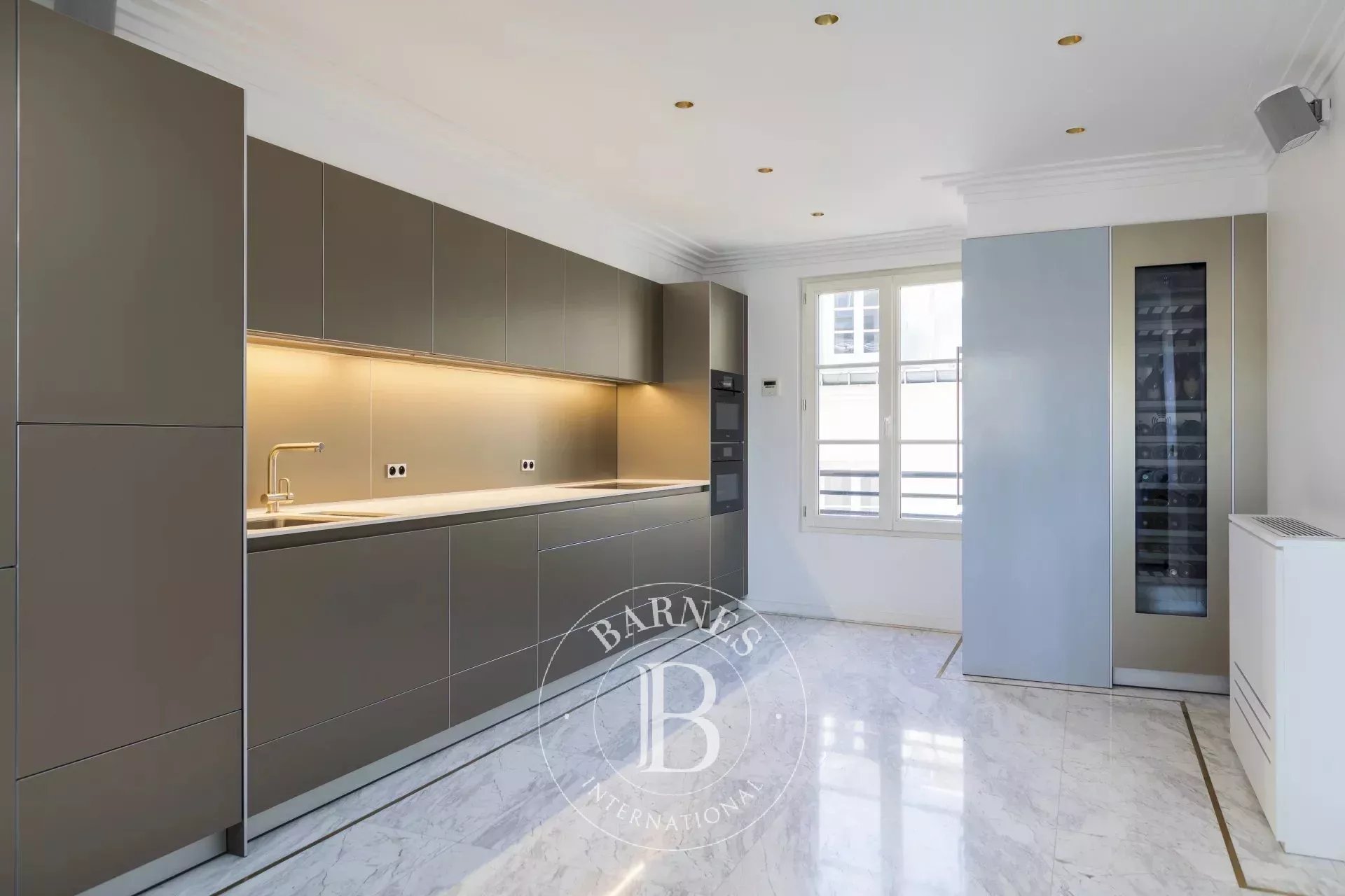 Daire Paris 8ème - picture 7