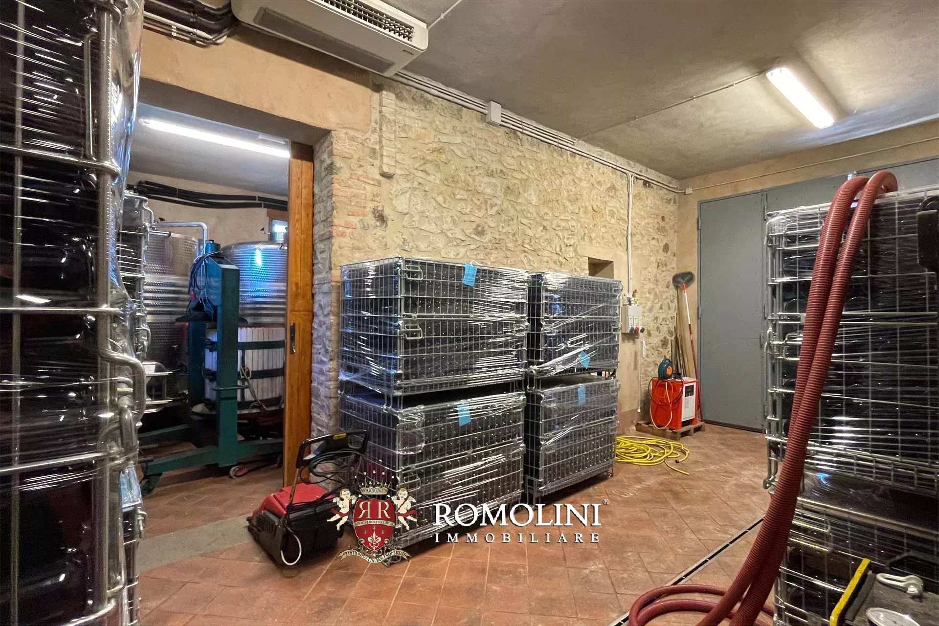 6 Bedroom Vineyard's Image 29