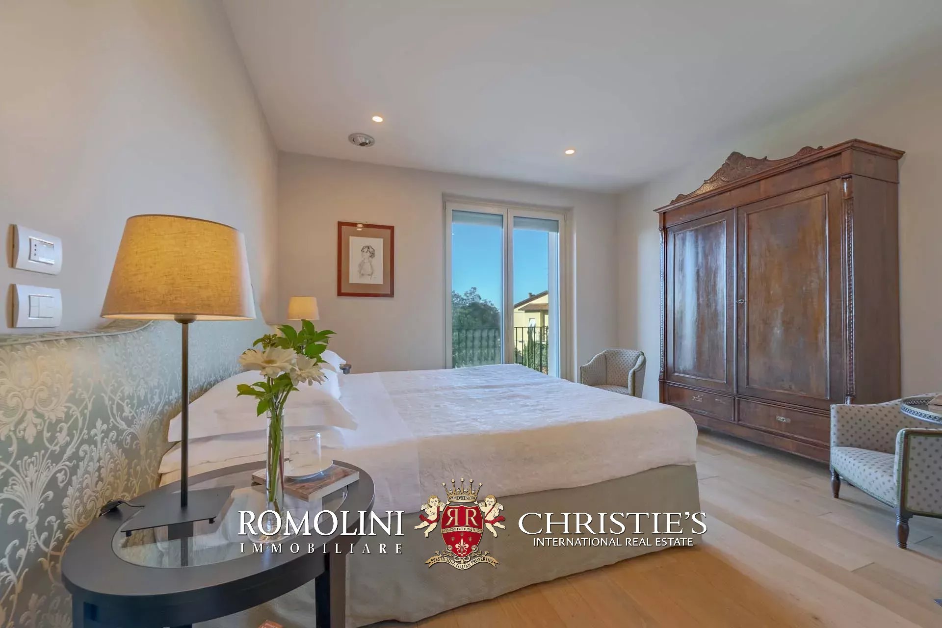7 Bedroom Villa/Townhouse's Image 91