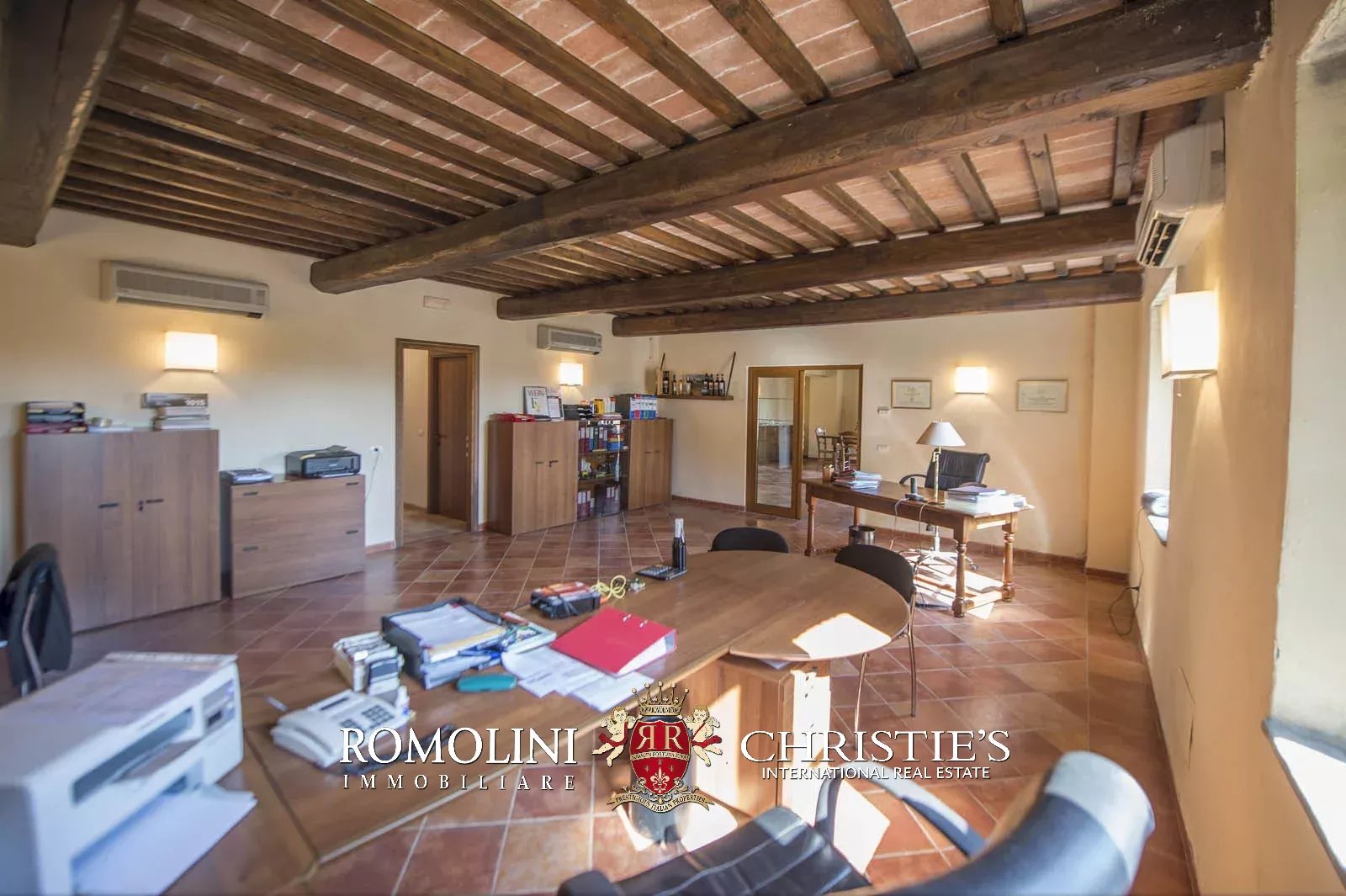 20 Bedroom Vineyard's Image 67